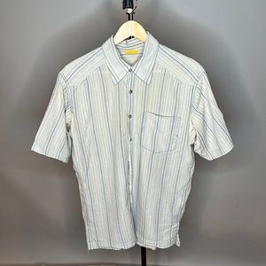 Mountain Hardware short sleeve button up Men’s Size L